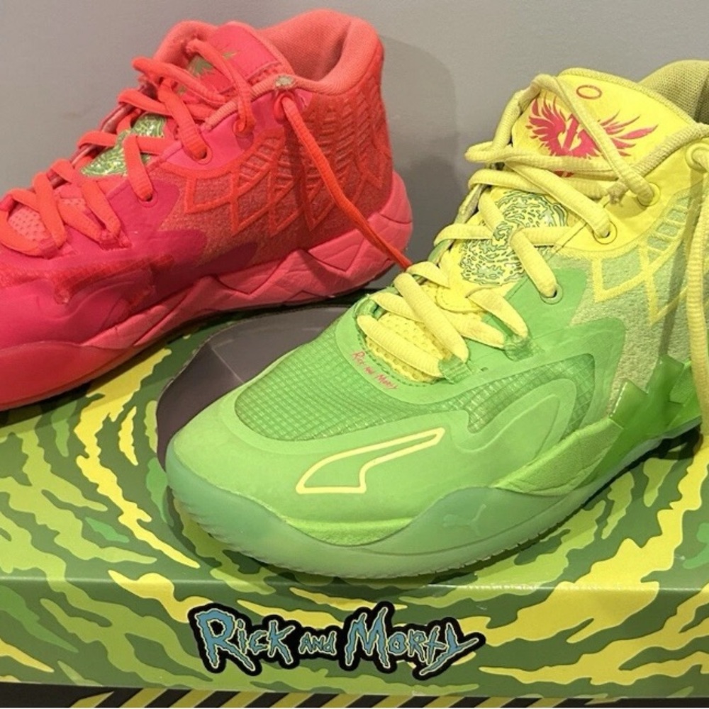 Barley Worn Puma Kids Sneakers - Pink and Yellow